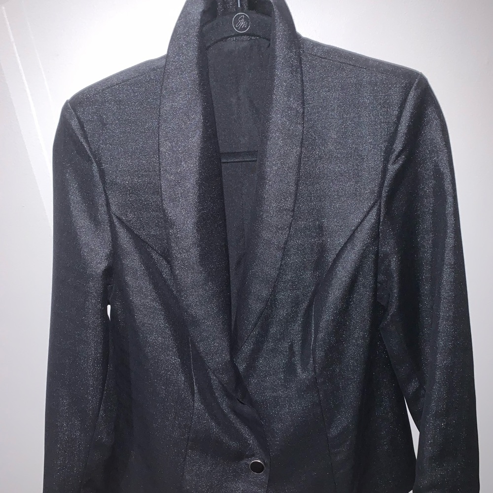 A Women’s (Menswear) inspired Tuxedo Jacket.